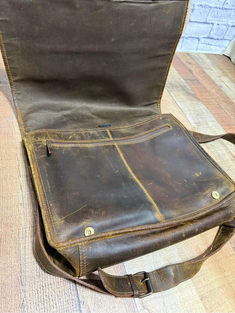 Rustic Leather Satchel Messenger Bag – Distressed Brown – No Brand